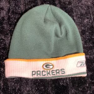 Green Bay Packers Knit Beanie - Green and White Football Sportswear Wisconsin